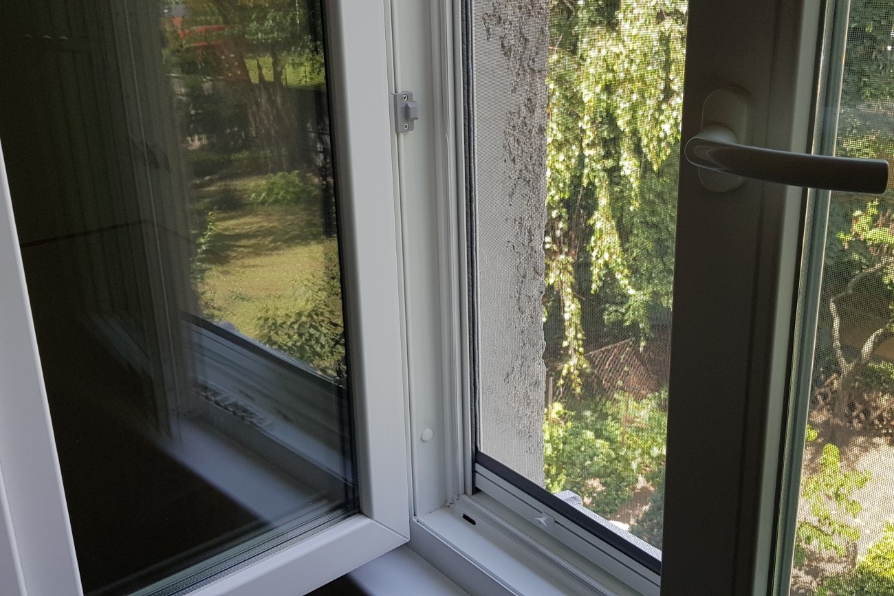 Gealan S8000IQ ablak ablakszárny ablaktok társasház nyílászáró lépcsőház nyíló bukó középfelnyíló olcsó erkélyajtó ajtó bejárat osztott tokosztott sorolt szerkezet