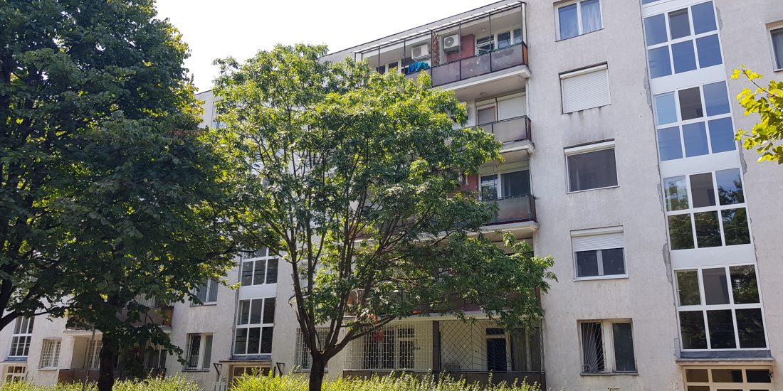 Gealan S-8000-IQ ablak ablakszárny ablaktok társasház nyílászáró lépcsőház nyíló bukó középfelnyíló olcsó erkélyajtó ajtó bejárat osztott tokosztott sorolt szerkezet