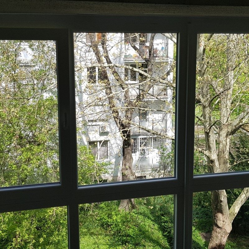 Gealan S8000IQ ablak ablakszárny ablaktok társasház nyílászáró lépcsőház nyíló bukó középfelnyíló olcsó erkélyajtó ajtó bejárat osztott tokosztott sorolt szerkezet