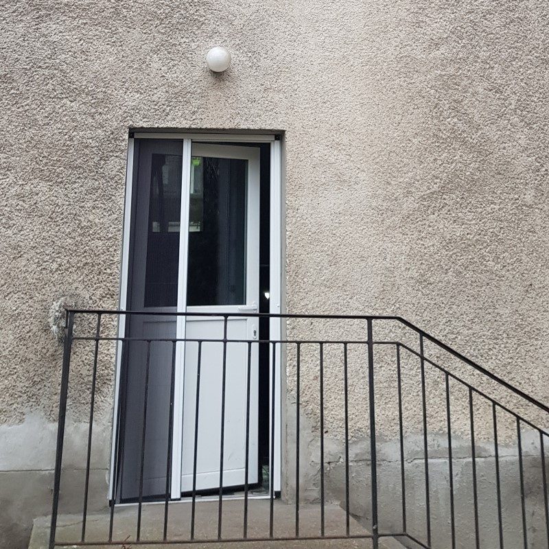 Gealan S-8000-IQ ablak ablakszárny ablaktok társasház nyílászáró lépcsőház nyíló bukó középfelnyíló olcsó erkélyajtó ajtó bejárat osztott tokosztott sorolt szerkezet