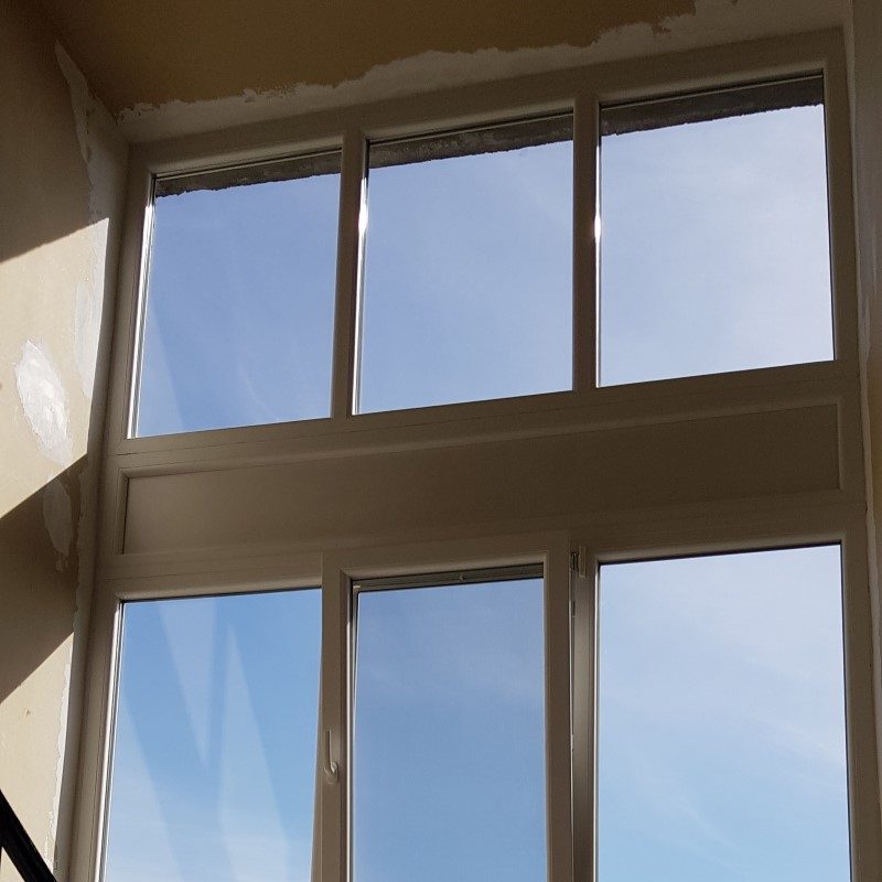 Gealan S8000IQ ablak ablakszárny ablaktok társasház nyílászáró lépcsőház nyíló bukó középfelnyíló olcsó erkélyajtó ajtó bejárat osztott tokosztott sorolt szerkezet