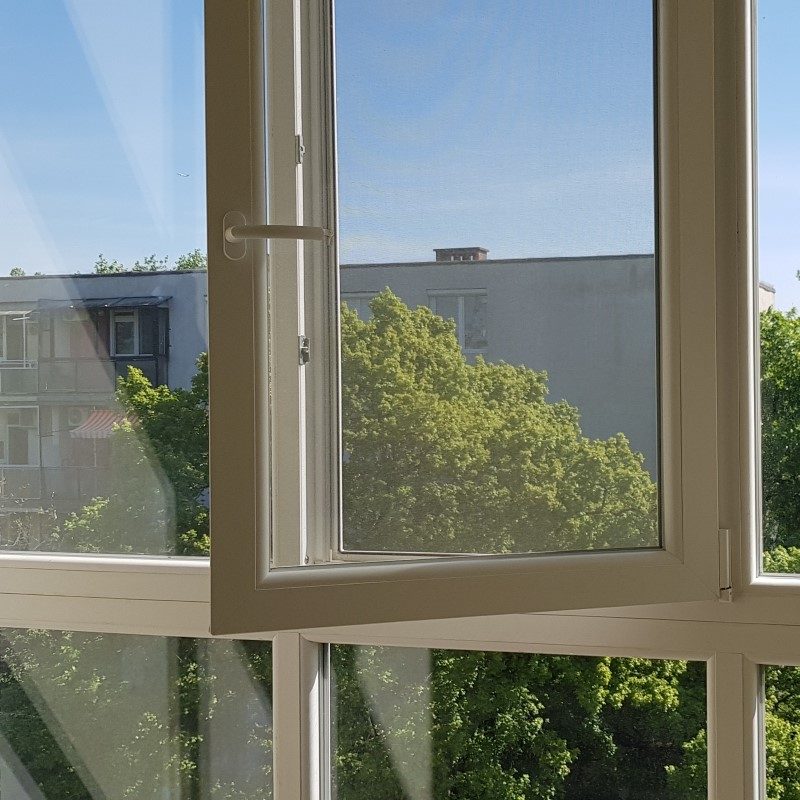 Gealan S8000IQ ablak ablakszárny ablaktok társasház nyílászáró lépcsőház nyíló bukó középfelnyíló olcsó erkélyajtó ajtó bejárat osztott tokosztott sorolt szerkezet