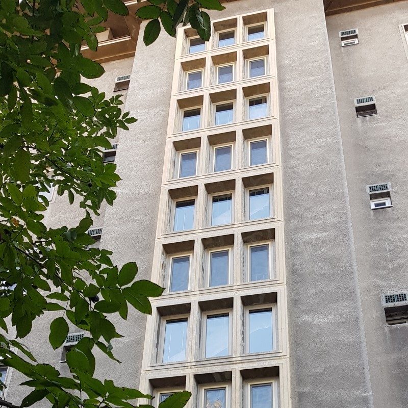 Gealan S8000IQ ablak ablakszárny ablaktok társasház nyílászáró lépcsőház nyíló bukó középfelnyíló olcsó erkélyajtó ajtó bejárat osztott tokosztott sorolt szerkezet