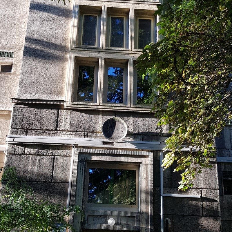 Gealan S8000IQ ablak ablakszárny ablaktok társasház nyílászáró lépcsőház nyíló bukó középfelnyíló olcsó erkélyajtó ajtó bejárat osztott tokosztott sorolt szerkezet